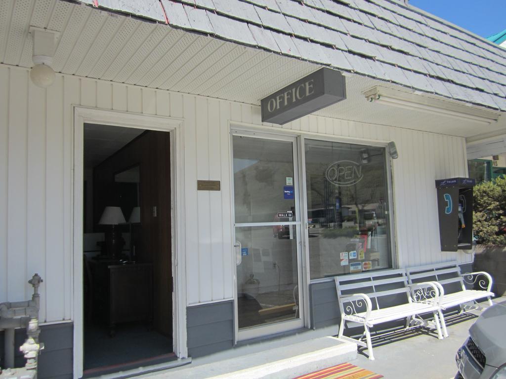 Robbie'S Motel Cache Creek Ngoại thất bức ảnh